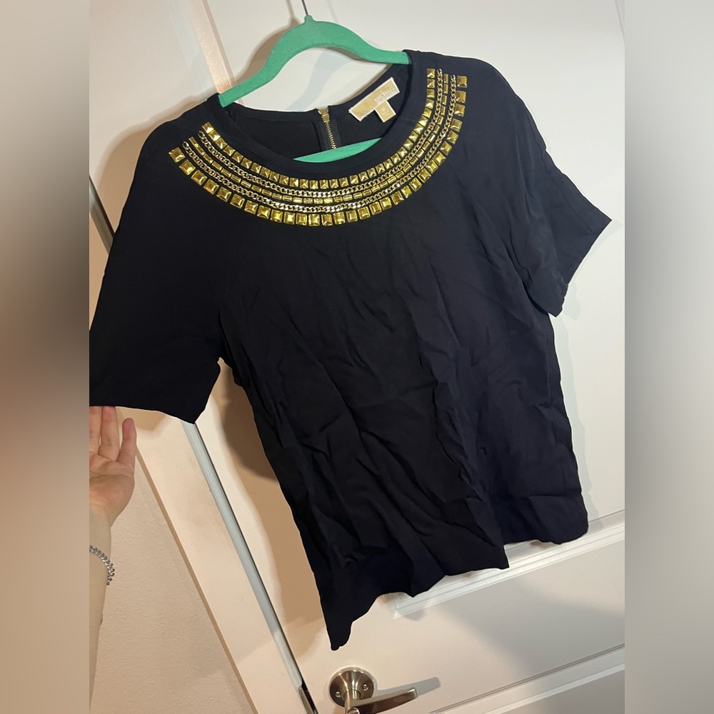 Michael KORS Metallic Gold Chain/Studded Neckline Black Blouse Size Medium